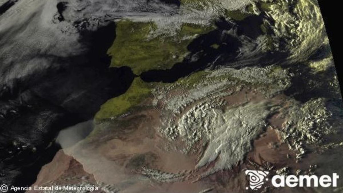 Aemet alerta a Canarias por la calima: "Se superarán umbrales perjudiciales para la salud"