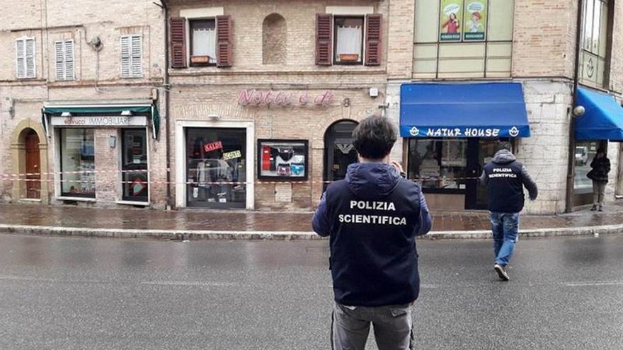 Colectivos antifascistas se manifiestan en Macerata tras el ataque a inmigrantes