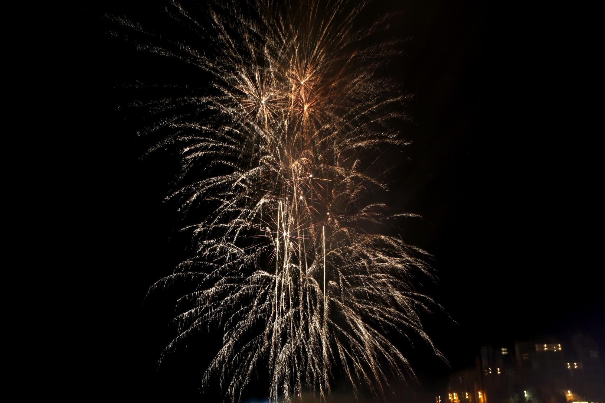Fuegos artificiales en la Noche de San Juan de Las Canteras (ALEJANDRO RAMOS)