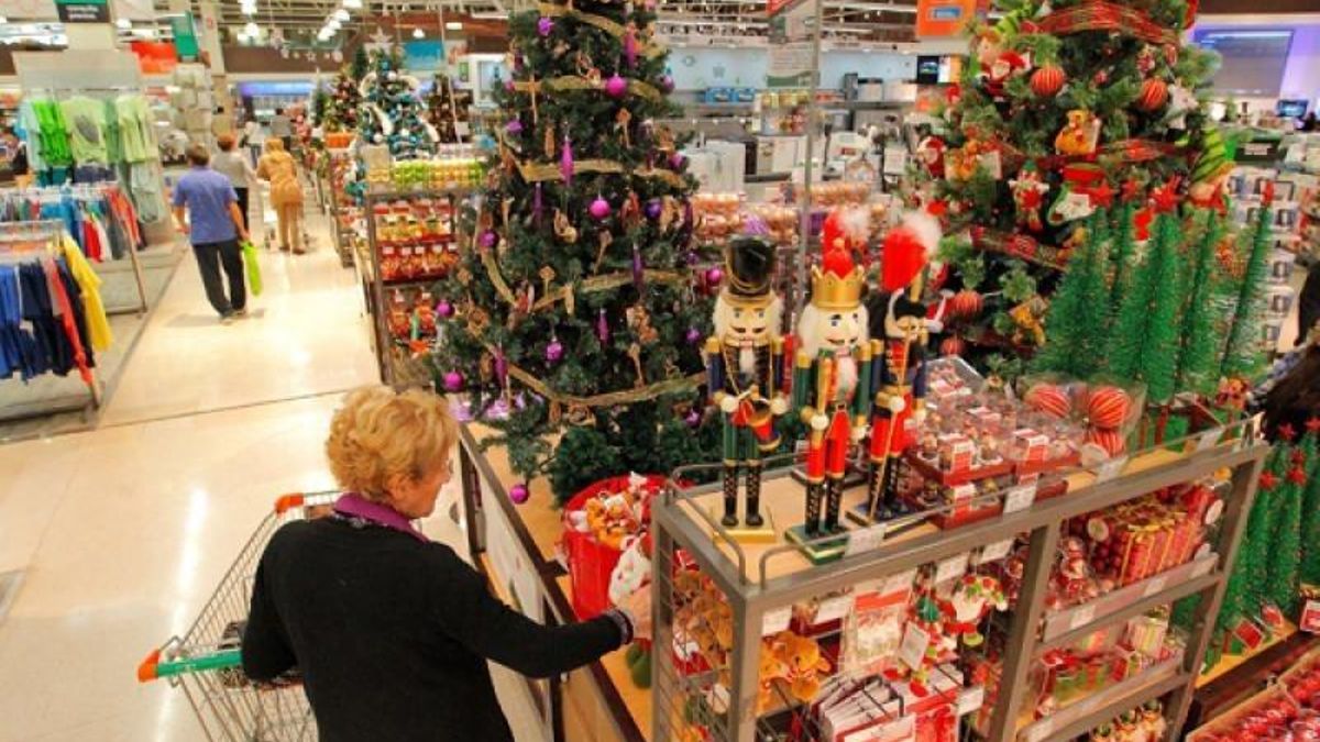 Las promociones y descuentos acaparan las compras navideñas.