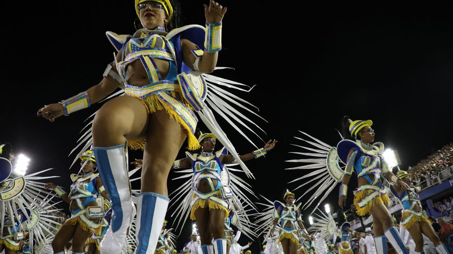 Los integrantes de la escuela de samba Unidos da Tijuca durante el carnaval 2020 de Río de Janeiro (Brasil). EFE/Fabio Motta/Archivo