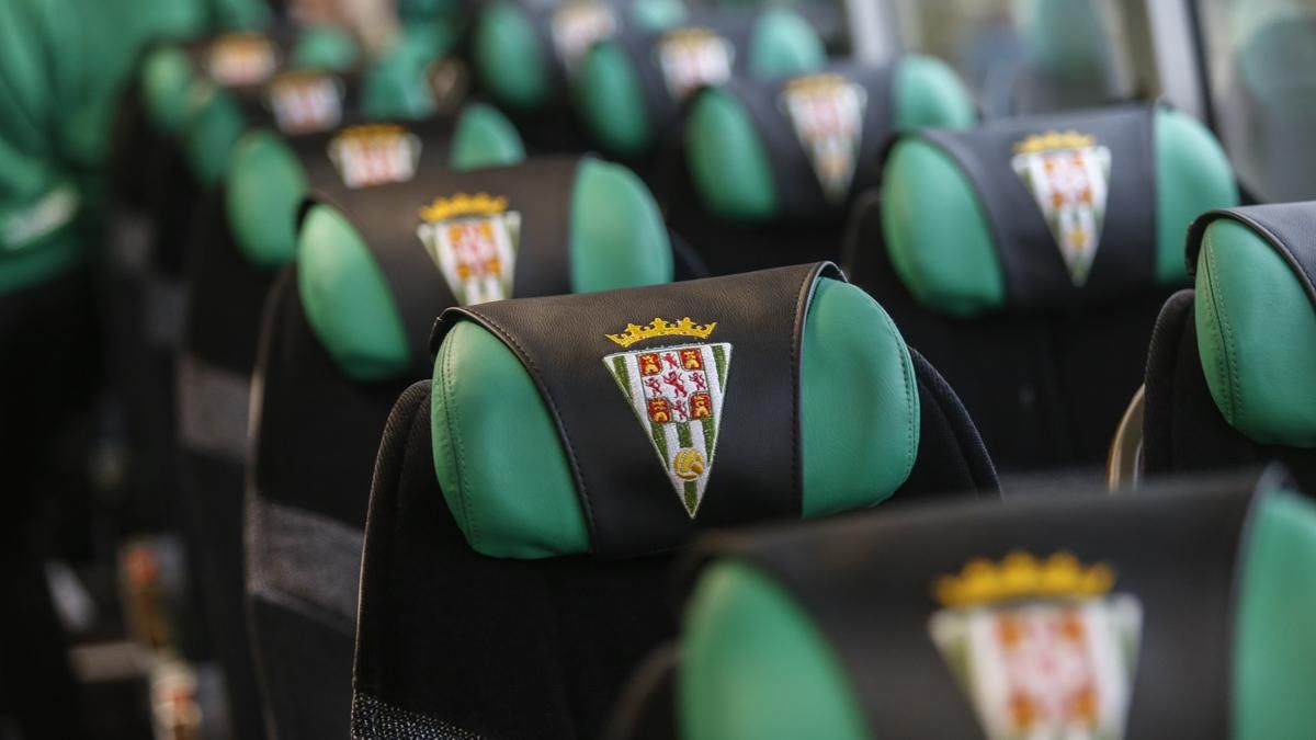 Presentación del nuevo autobús del Córdoba CF