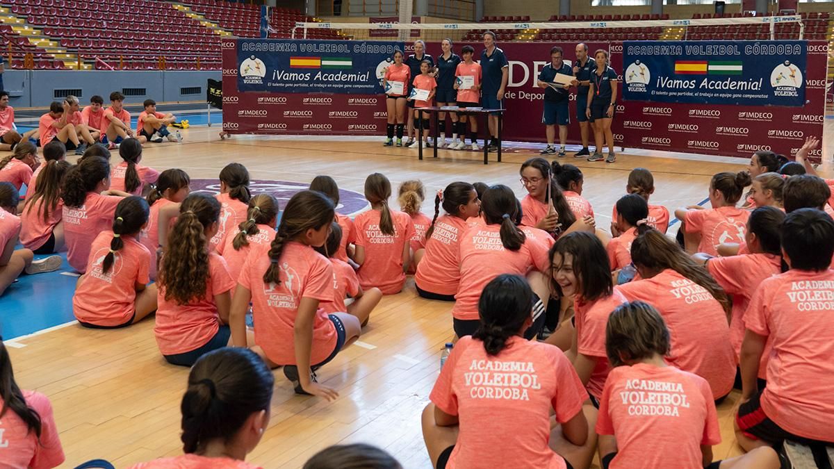 Clausura del Campus Rafa Pascual de voleibol en Vista Alegre