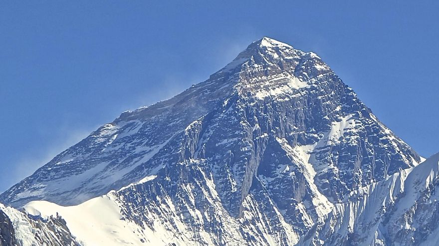 ¿Por qué el monte Everest se llama así?