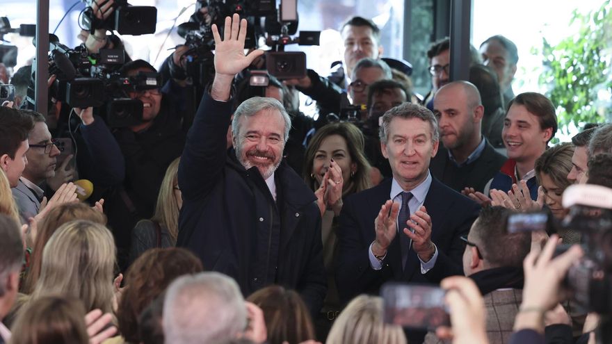 Feijóo pide a Vox “entenderse con responsabilidad” mientras la extrema derecha empuja para entrar en el Gobierno de Aragón