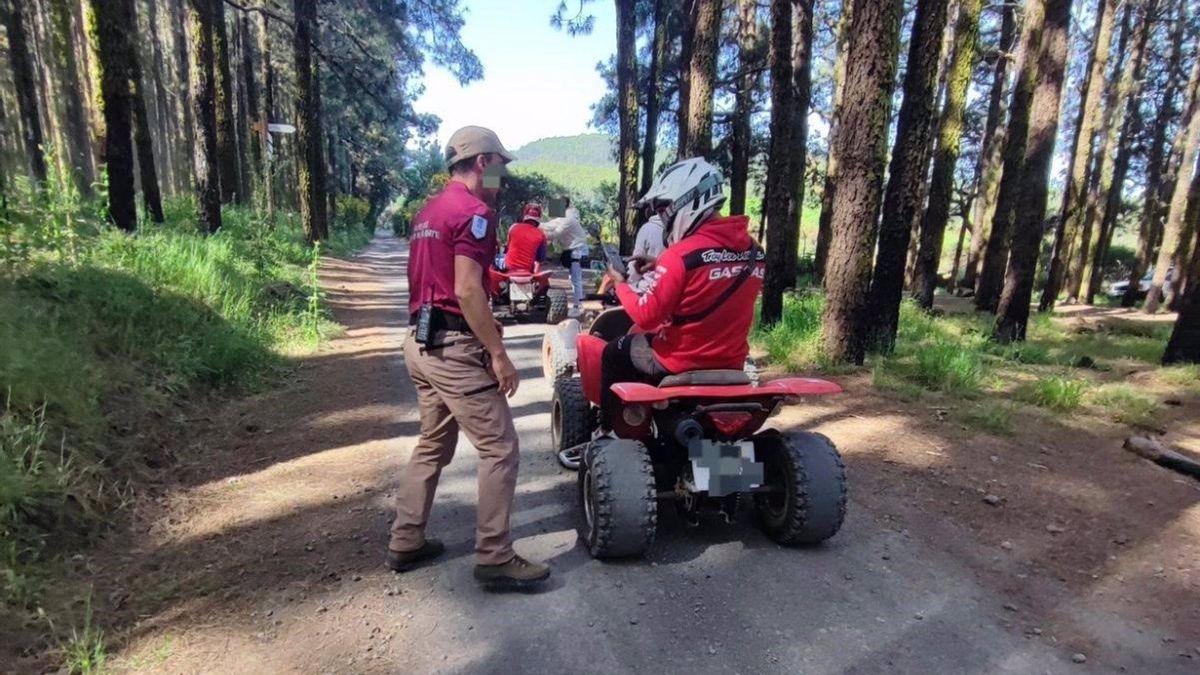 Un agente de la Policía Canaria detecta a un conductor de un quad en un espacio protegido de Tenerife
- POLICÍA CANARIA
