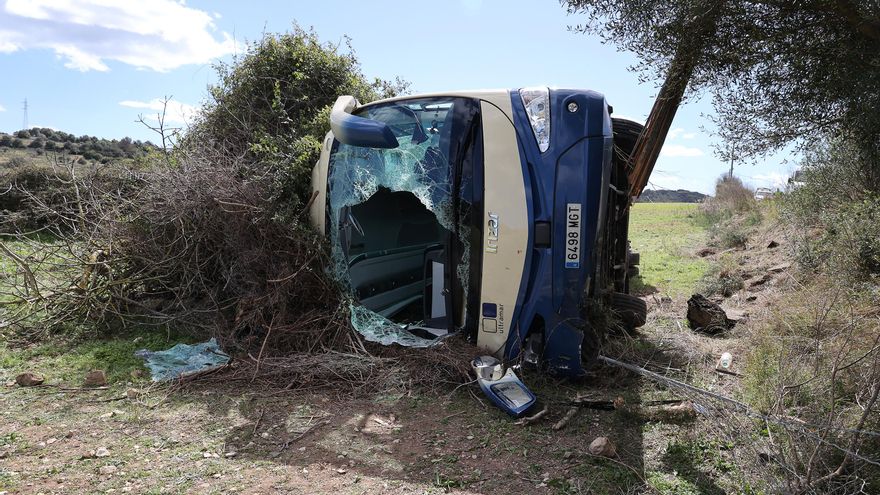 Cuatro turistas del Imserso continúan ingresados por el accidente de autobús en Mallorca