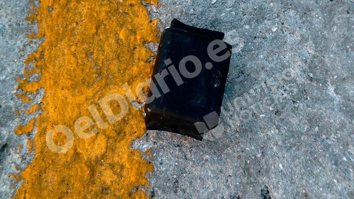 Dispositivo rastreador encontrado en el coche de Rebeca