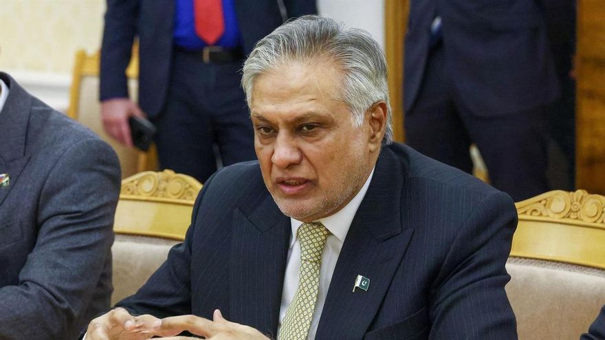 El ministro de Exteriores de Pakistán, Ishaq Dar, durante una visita oficial a Rusia en noviembre de 2025 (archivo).