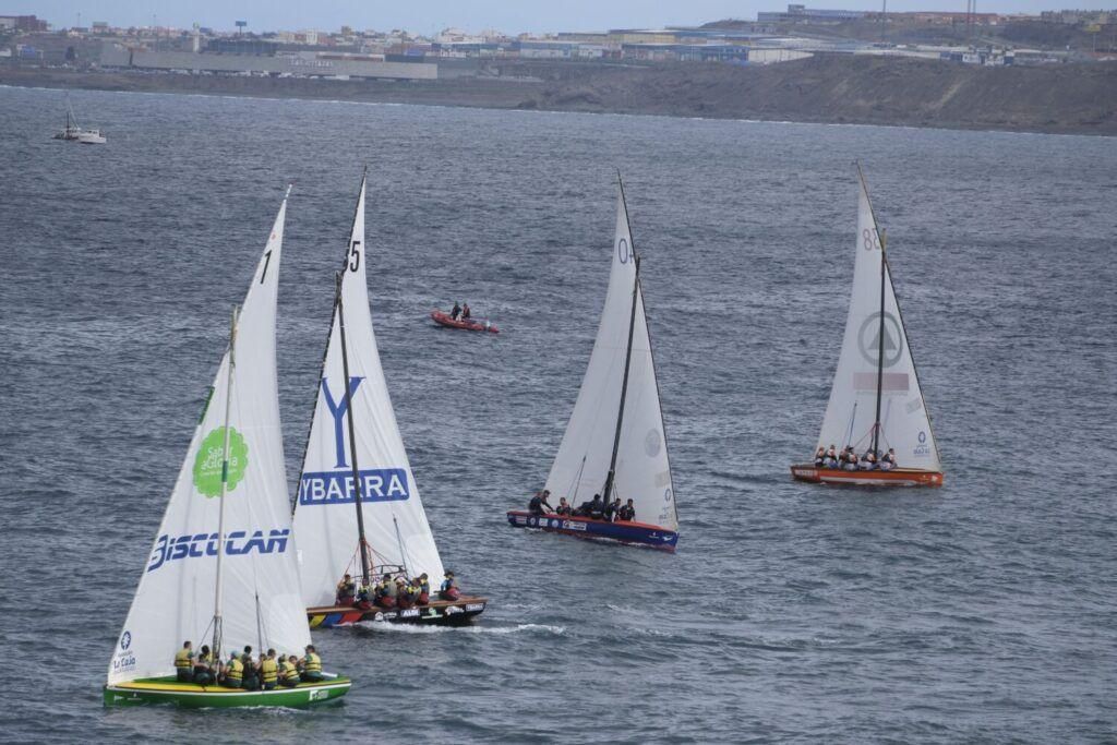 Embarcaciones de vela latina.