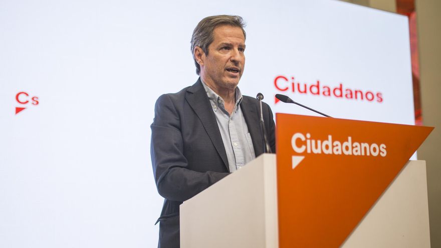 Archivo - El vicesecretario general de Ciudadanos, Daniel Pérez Calvo, en una rueda de prensa en la sede del partido en Madrid.