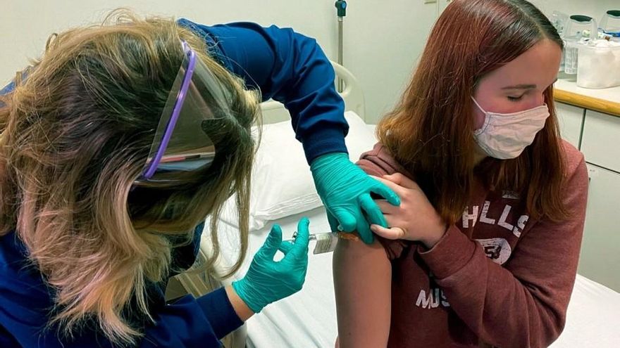 Padres de chicos con comorbilidades, "cautos" tras el anuncio del acuerdo para la compra de vacunas Pfizer