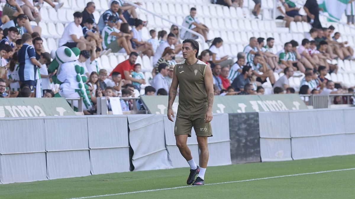 Entrenamiento del Córdoba a puerta abierta para la afición
