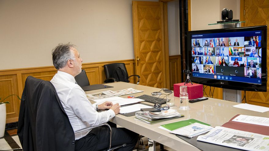 Ángel Víctor Torres, este domingo,  en la videoconferencia de presidentes de comunidades autónomas convocada por Pedro Sánchez.