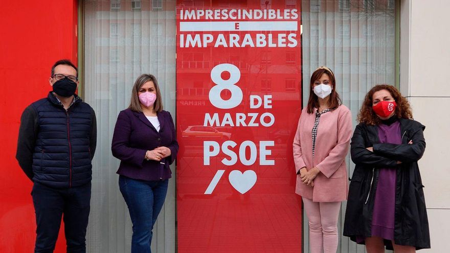Miembros del PSOE en Córdoba este 8M.