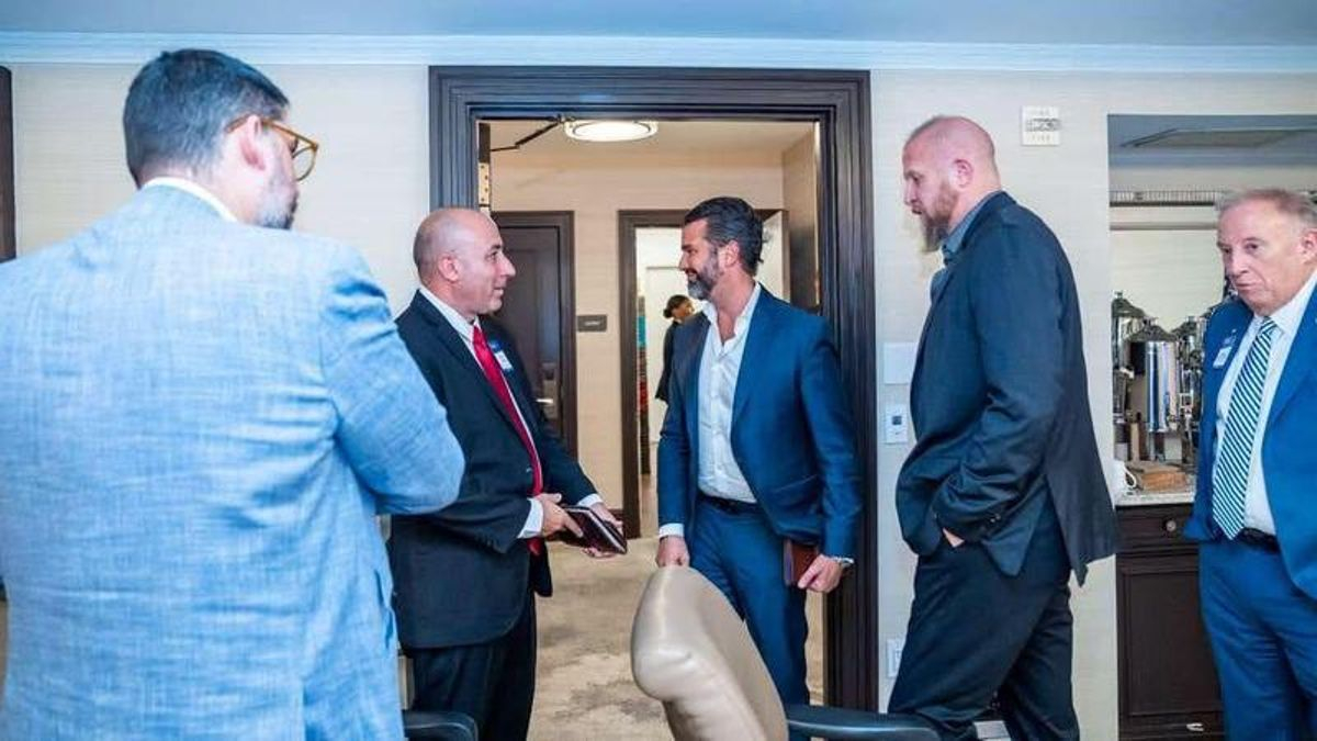 Revelan fotos de Cerimedo con el hijo de Trump y detienen en Bolivia al jefe de la Fiscalía que investiga al exasesor de Milei