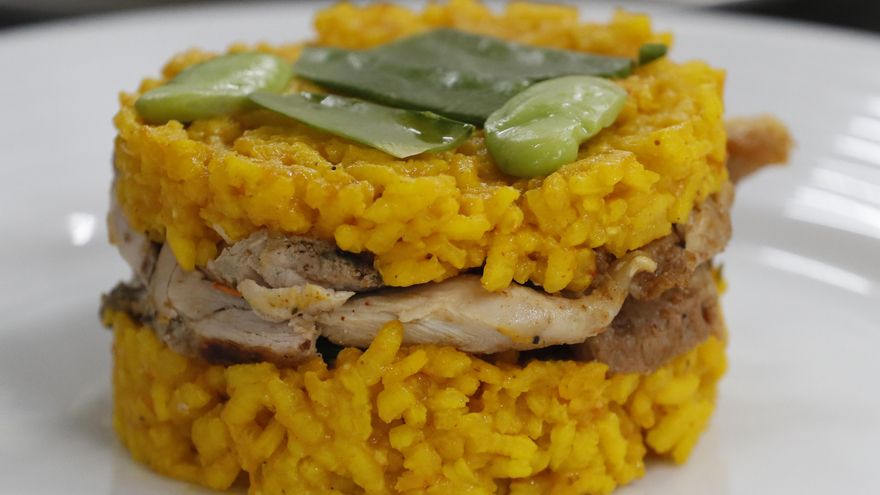 Así presentan las paellas en los restaurantes de comida española de China