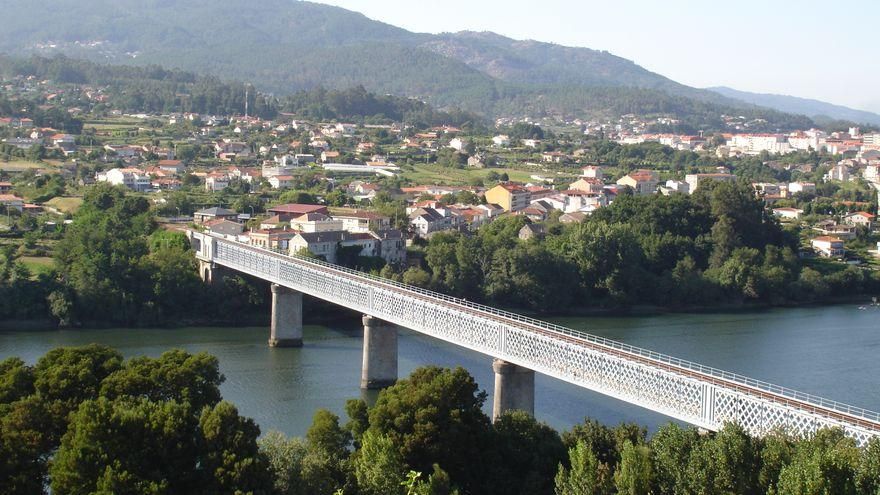 A ponte internacional que une Tui (Galicia) con Valença do Minho (Portugal)