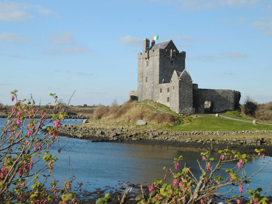 El Castillo de Oranmore es una de las 'postales' más famosas de Irlanda.