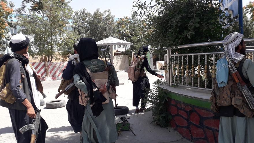 Estados Unidos moviliza a marines para evacuar su embajada en Kabul