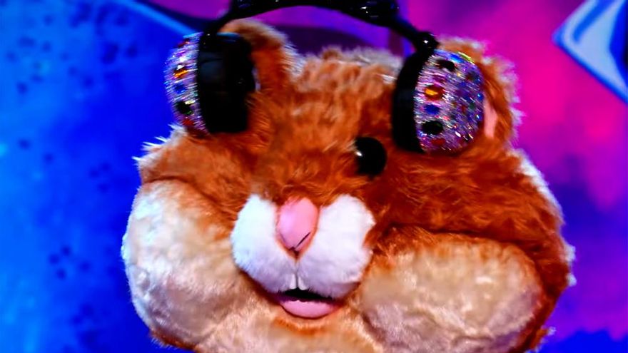 El 'Mask Singer' USA desenmascaró a un famoso actor cómico de Hollywood que se atrevió a cantar en español