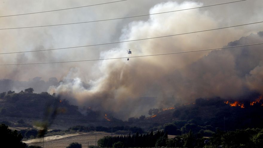 Sigue activo y con evolución "favorable" el incendio forestal de Córdoba
