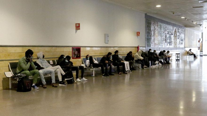 Canarias, punto de paso para pocos migrantes y cárcel para muchos