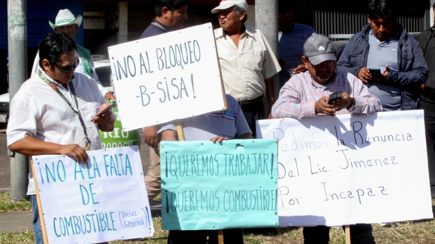 Huelga de transportistas por falta de combustible se cumple solo en una ciudad de Bolivia