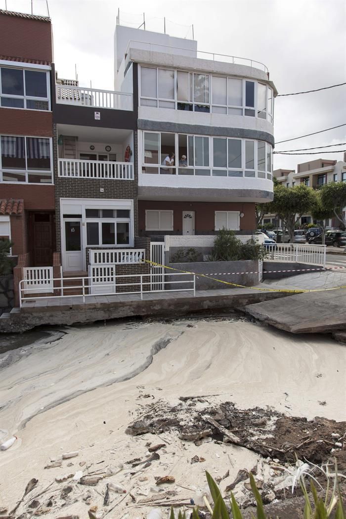 Vista de la avenida de la playa Salinetas, en el municipio de Telde.  EFE/Ángel Medina G.