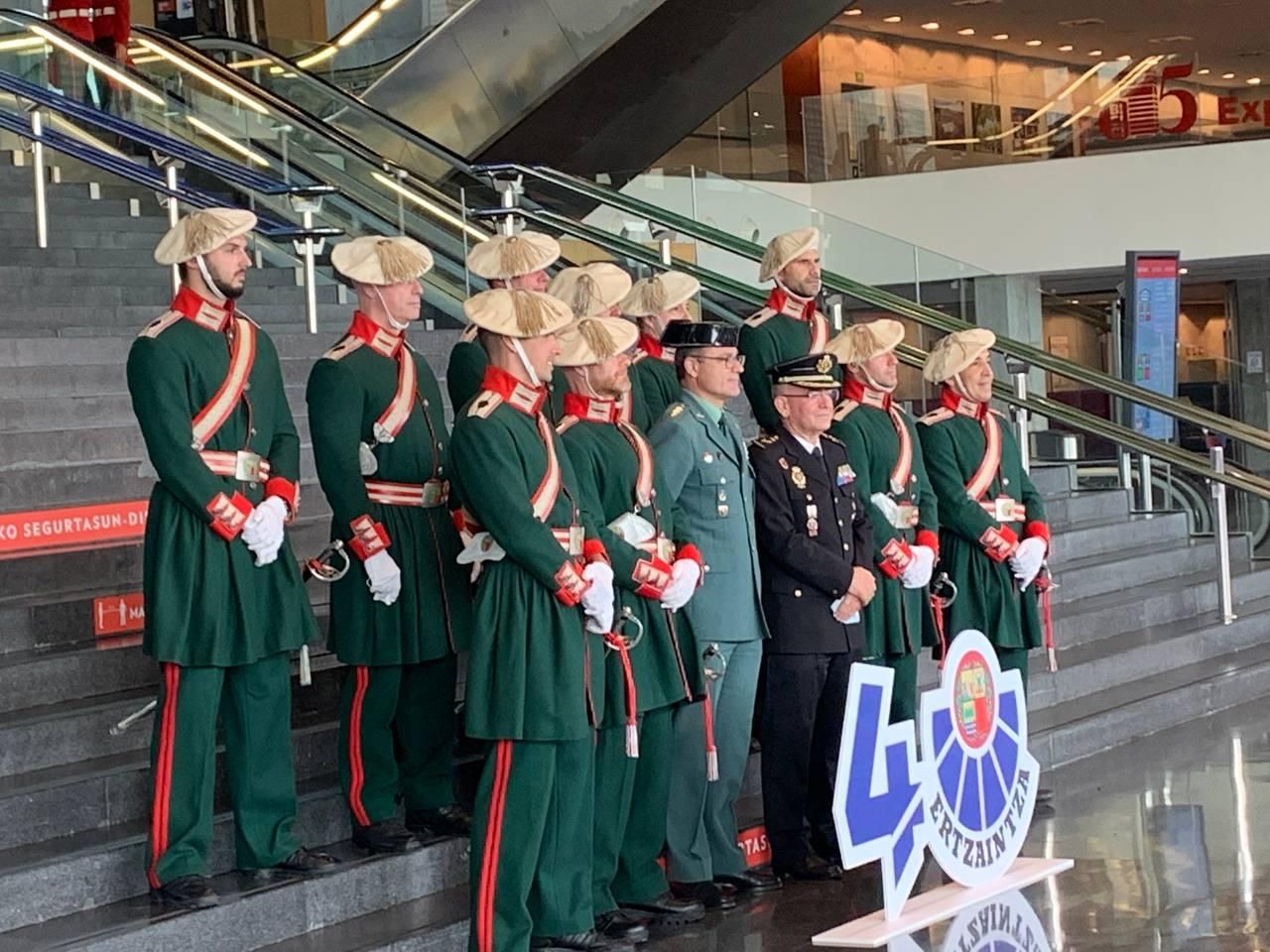 El cuadragésimo aniversario de la Ertzaintza, en imágenes