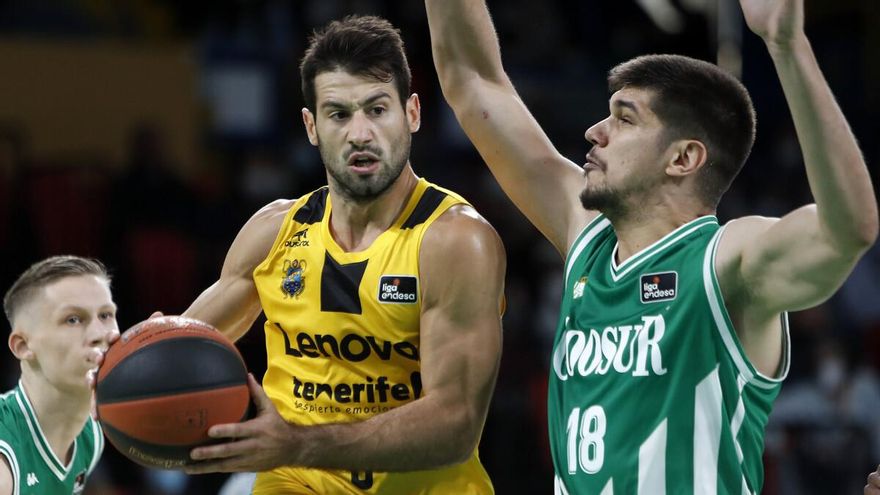 Fitipaldo destaca en el triunfo del Lenovo Tenerife en la cancha del colista