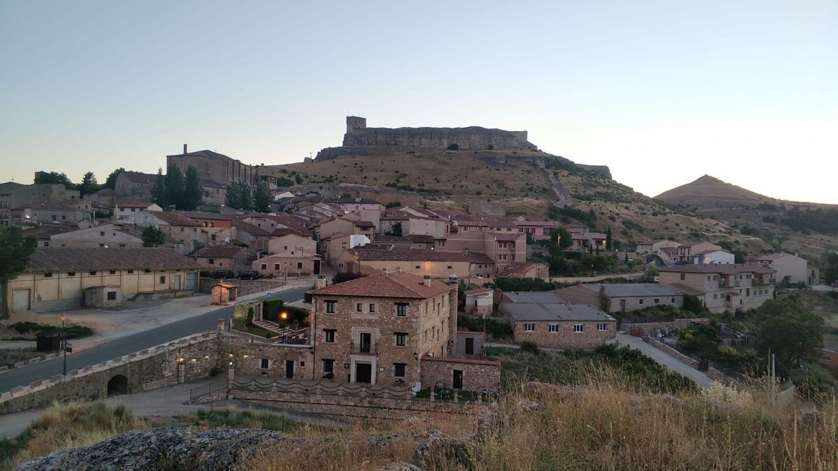 Atienza sigue sin agua desde diciembre: "Reparto agua como si fuera un lechero", dice el alcalde