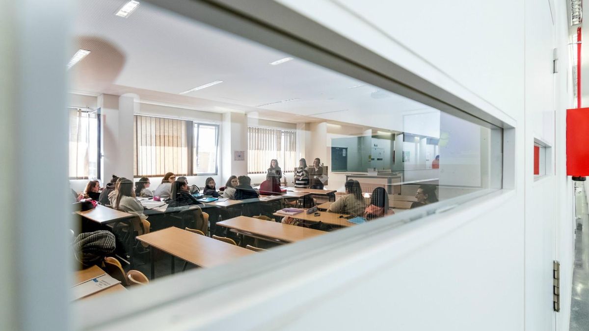 Un estudio de investigadores de la ULE analiza la eficacia de aplicaciones de IA para orientar a futuros universitarios