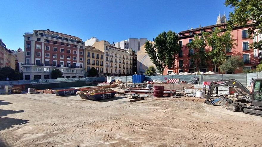 La aparición de amianto en un parking del Ayuntamiento de Madrid retrasa un año la reforma de plaza del Carmen