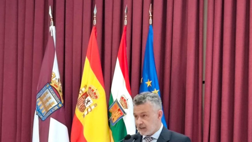 Escobar invita a mirar al futuro de Logroño "con confianza" y abrazando la "singularidad y diversidad"