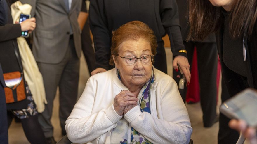 Muere la galerista Helga de Alvear a los 88 años
