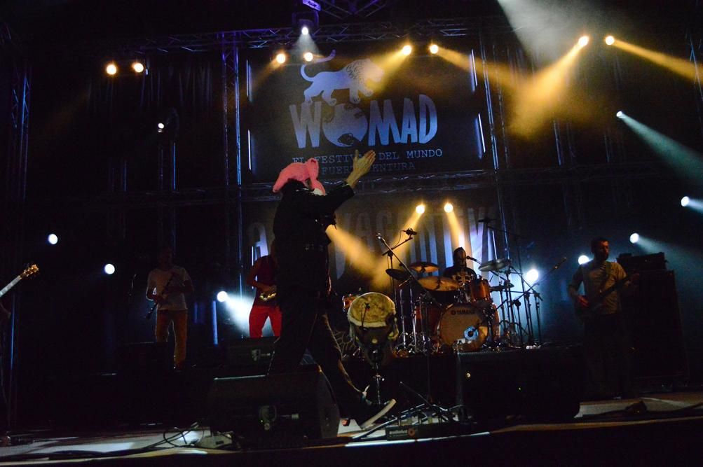 Actuación de La Chiva Gantiva en el Womad Fuerteventura 2014 | Iago Otero Paz
