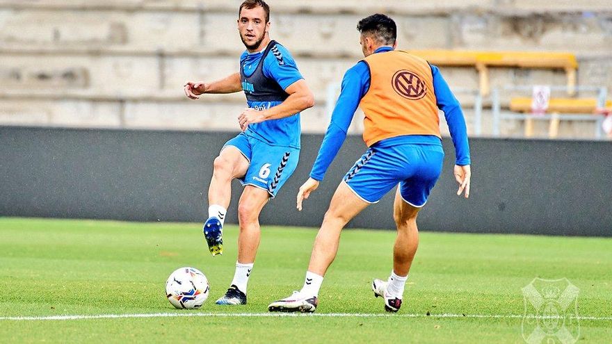 El CD Tenerife, a alejarse definitivamente de los puestos de descenso