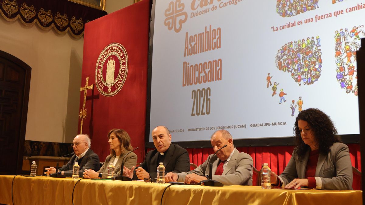 La ola de despidos en Cáritas Murcia deja en el aire la atención a miles de personas vulnerables: "Han hecho una escabechina con nosotras"