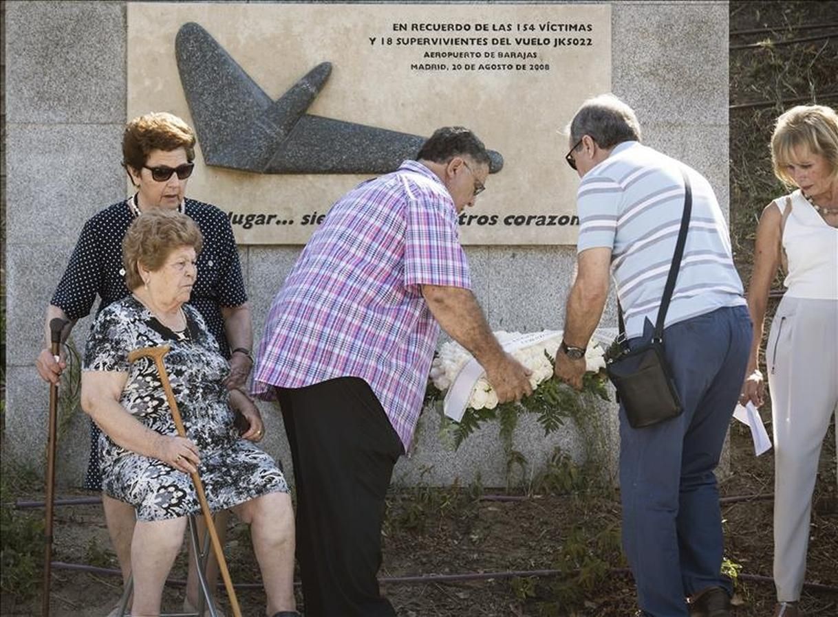 Acto conmemorativo en Madrid del séptimo aniversario del accidente de Spanair. (EFE/Juan Carlos Hidalgo)