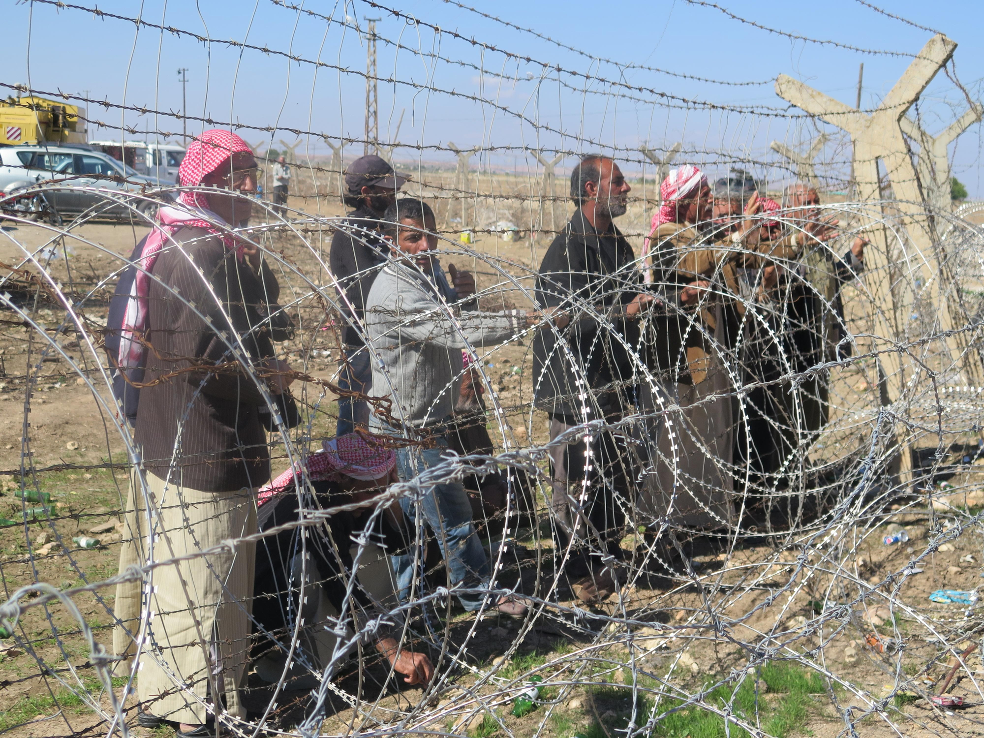 NOVIEMBRE. El ACNUR advirtió de un déficit de financiación de 58,45 millones de dólares en su presupuesto para prestar asistencia a personas refugiadas e internamente desplazadas que huían de los conflictos de Siria e Irak. Al terminar el año, unos 4 millones de personas habían huido del conflicto de Siria. Estados Unidos y Europa siguen sin proporcionar reasentamiento a la gran mayoría. © AI