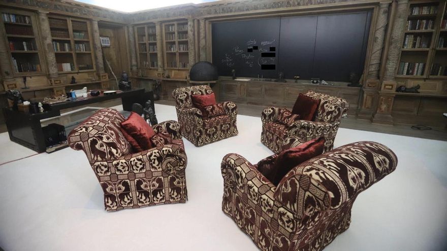 Un despacho en la mansión de la isla privada de Epstein.