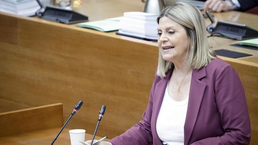 La consellera de Educación defiende la gestión del Consell en una carta a las familias que los sindicatos tachan de "demagogia"