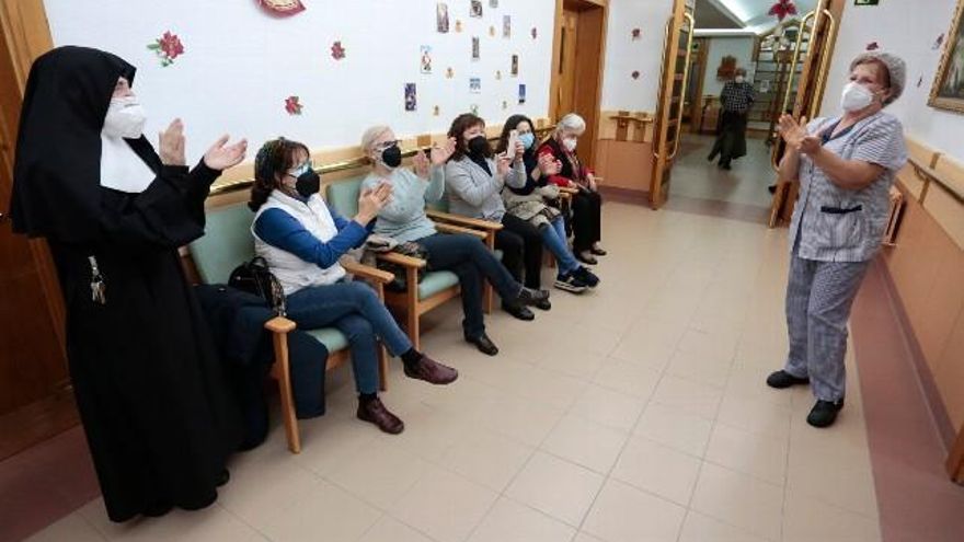 Vacuna contra la Covid en la residencia San José de León.