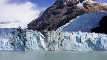 El Glaciar Spegazzini desde el barco que navega por los canales del Lago Argentino.