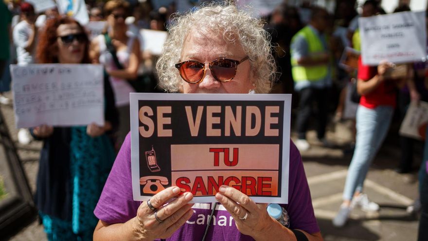 Manifestación por la sanidad pública en Canarias, en contra de la privatización del Banco de Sangre