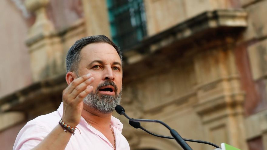 Archivo - El presidente de Vox y candidato del partido a la Presidencia del Gobierno, Santiago Abascal, participa en un acto público, en la Plaza del Cardenal Belluga, a 20 de julio de 2023, en Murcia, Región de Murcia (España). Vox celebra este acto de c