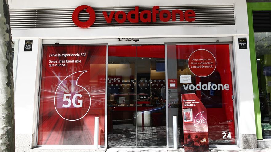 ¿Llega la unión entre 'telecos'? Las operadoras calientan el ruido de fusiones