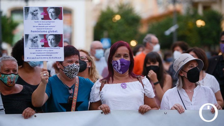 Concentración por las mujeres afganas en la plaza de las Tendillas