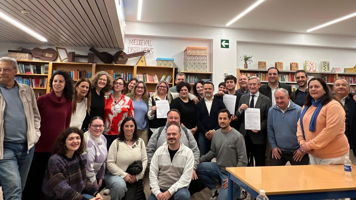 Imagen difundida por el PP de Sevilla tras el preacuerdo firmado este jueves